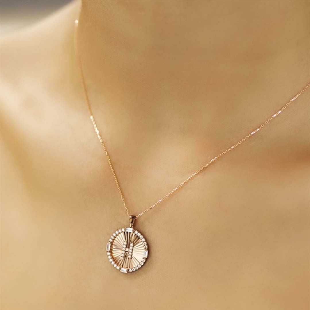 Yuvarlak Harf Kolye Y00785