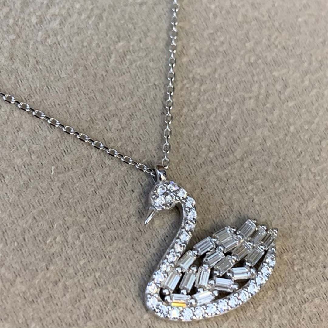 Baget Taşli Kuğu Kolye Y00841