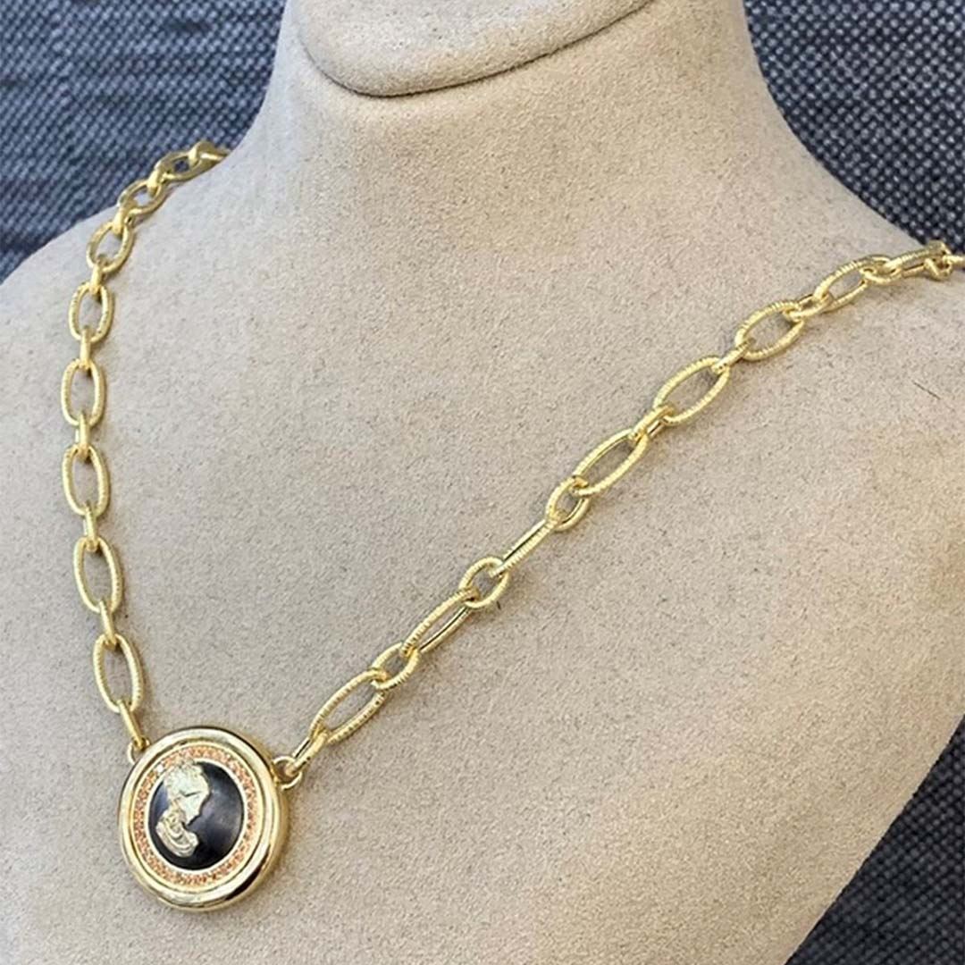 Kadın Figürlü İthal Kolye Y00935