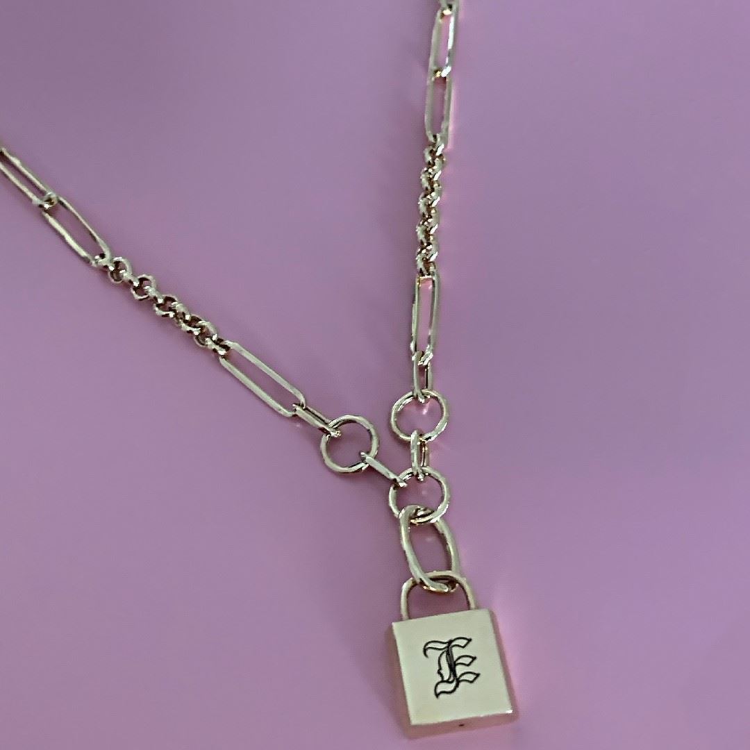 Harf Figürlü Kilit Kolye GK007