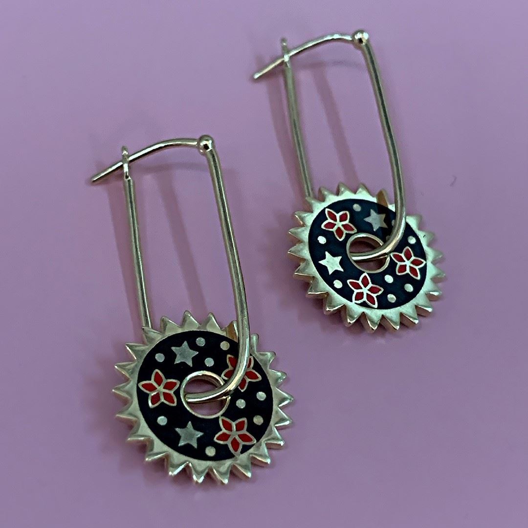 Siyah Mineli Yıldız Küpe GK027