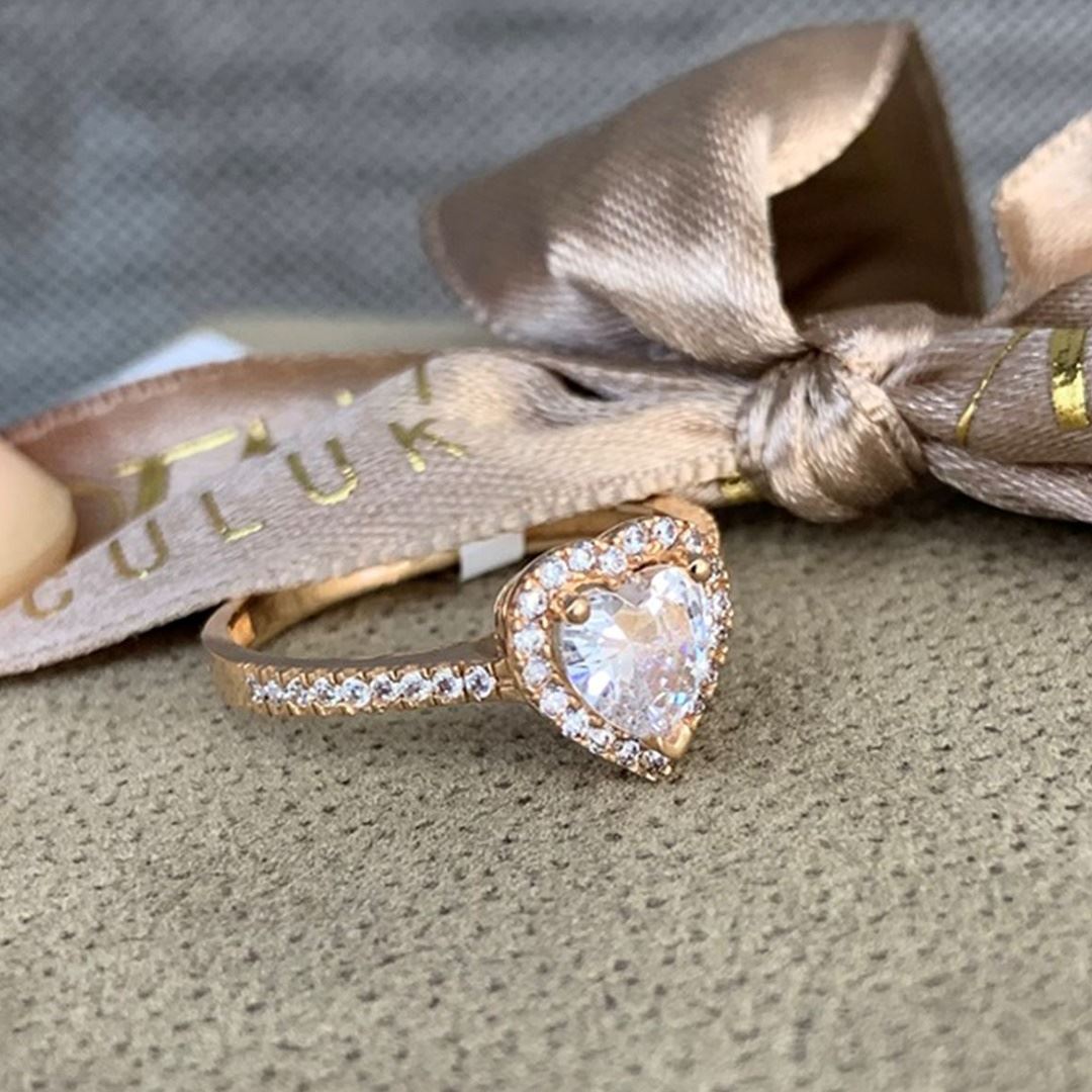 Kalpli Taşlı Yüzük Y00865