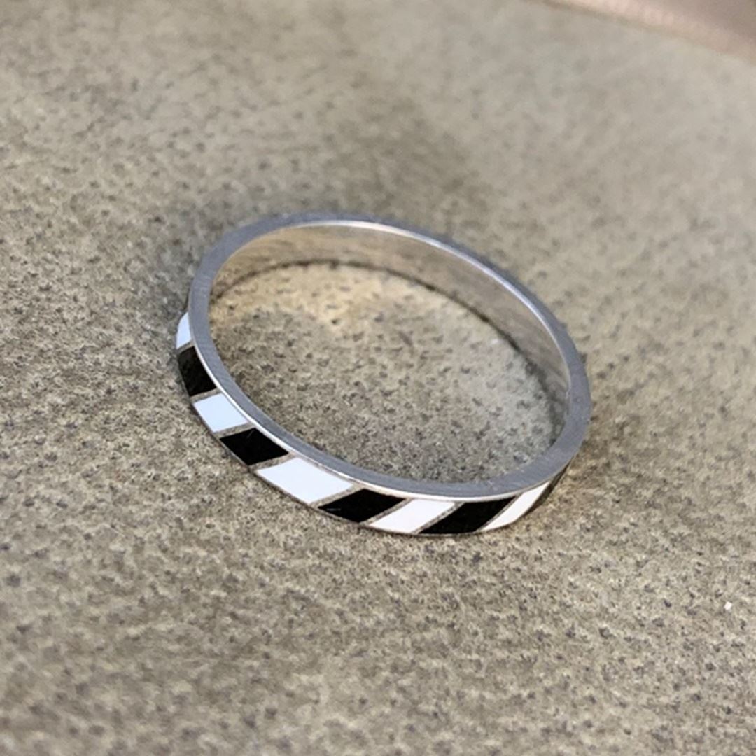 Siyah Beyaz Mineli Yüzük Y00604