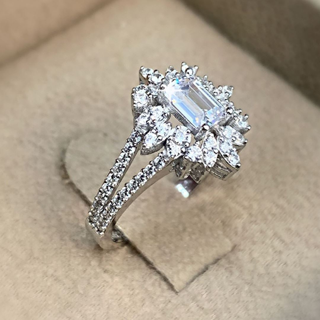 Beyaz Altın Taşlı Yüzük Y00712