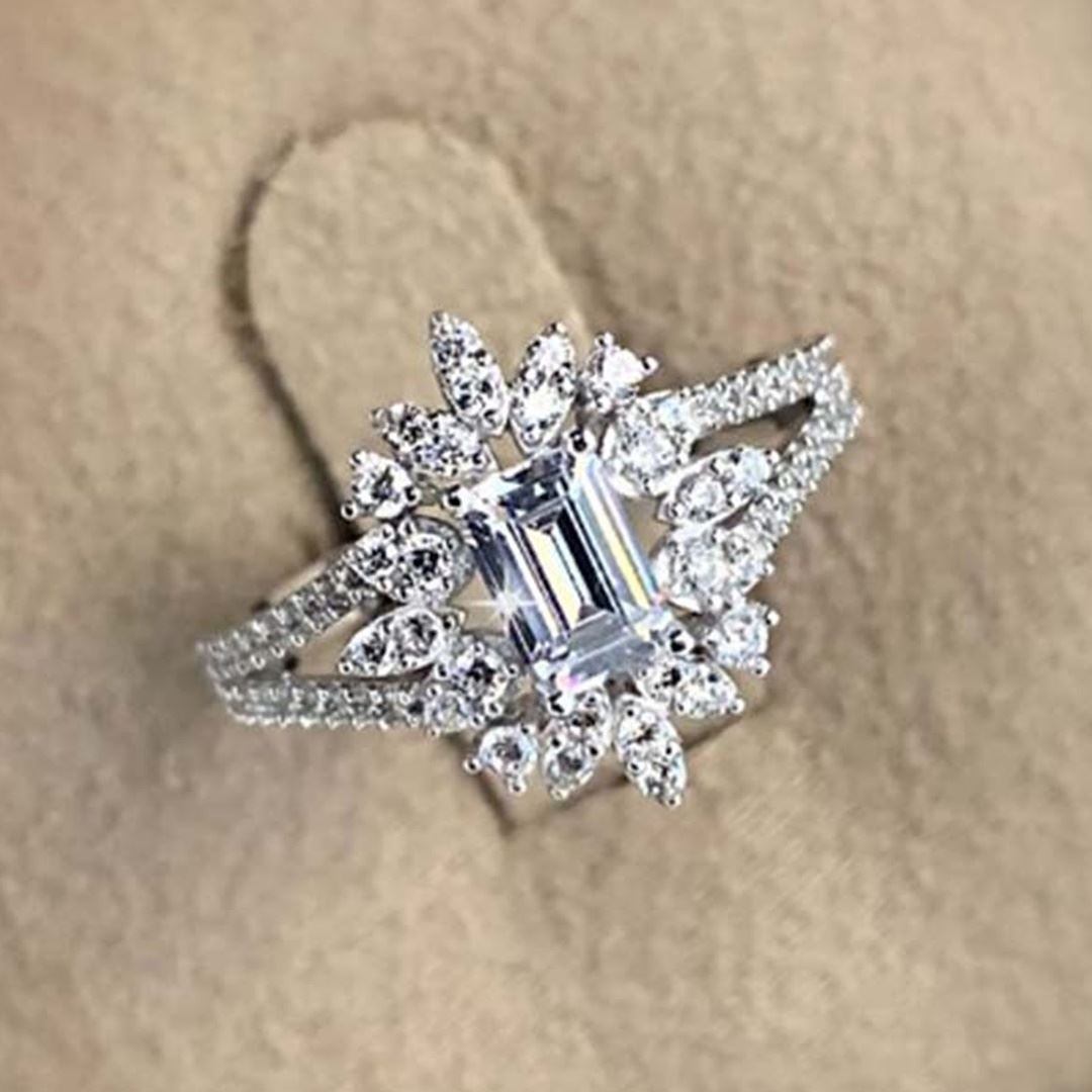 Beyaz Altın Taşlı Yüzük Y00712