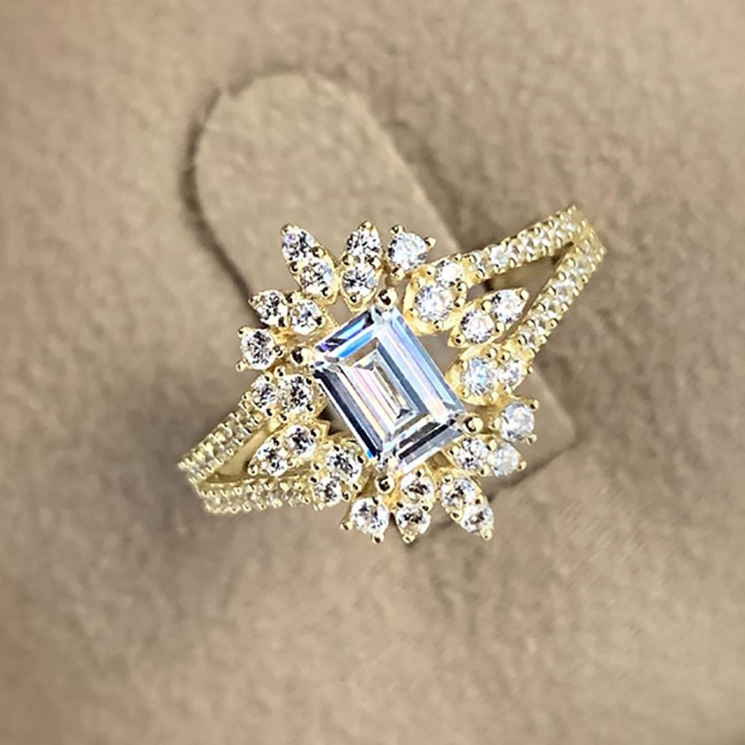 Altın Baget Taşlı Yüzük Y00713