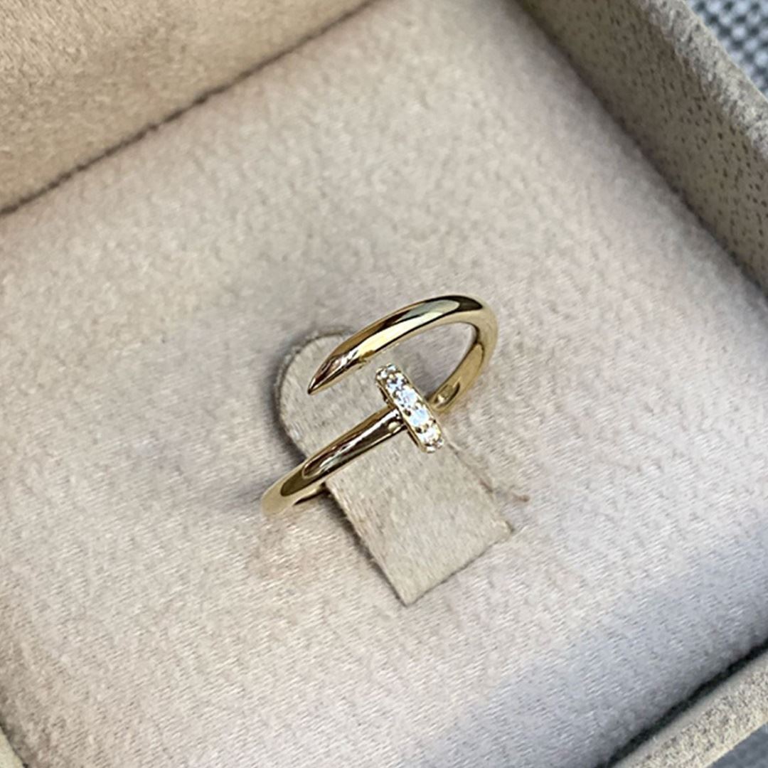 Çivi Taşlı Altın Yüzük YZ0073