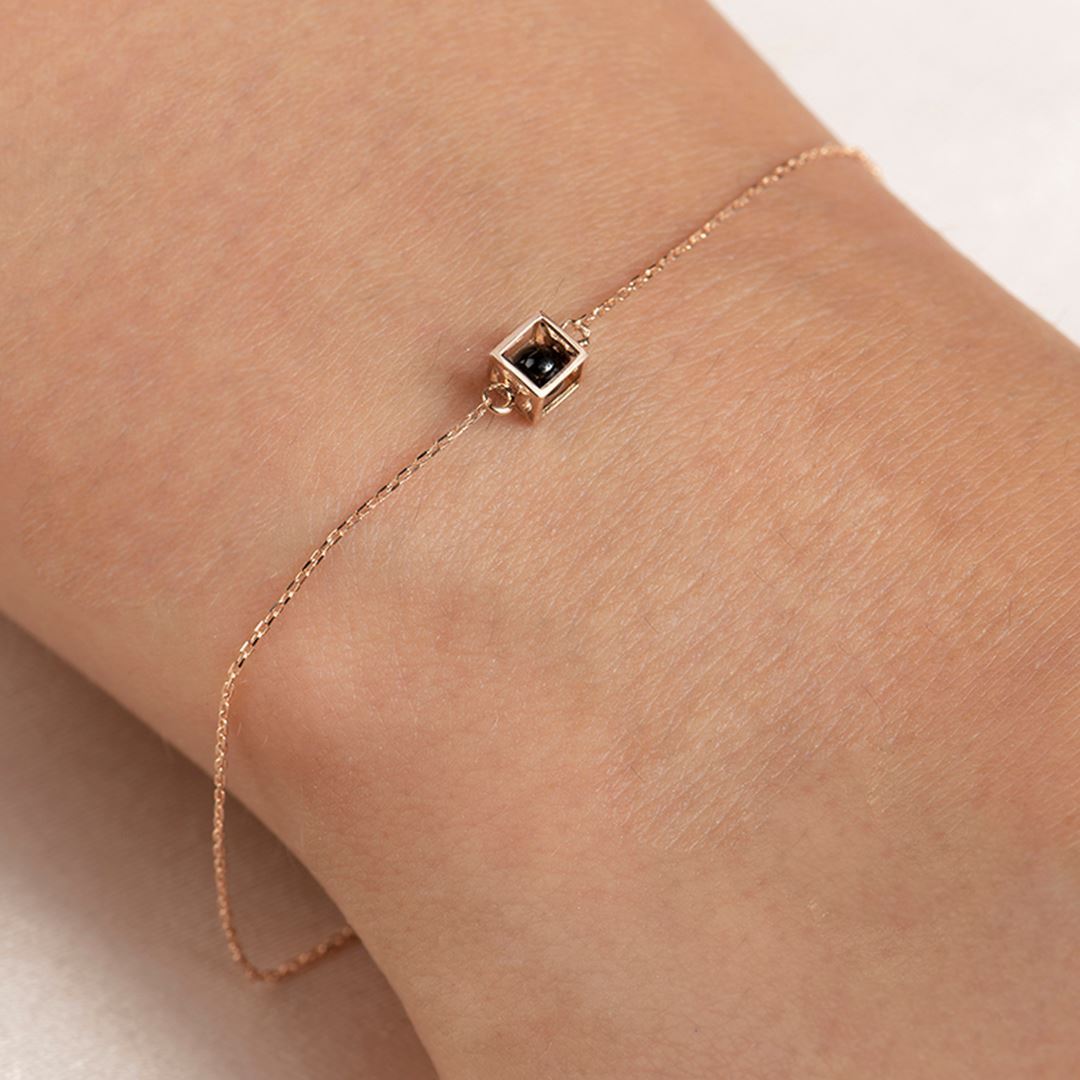 Gravity Küp Onix Altın Bileklik PI0147