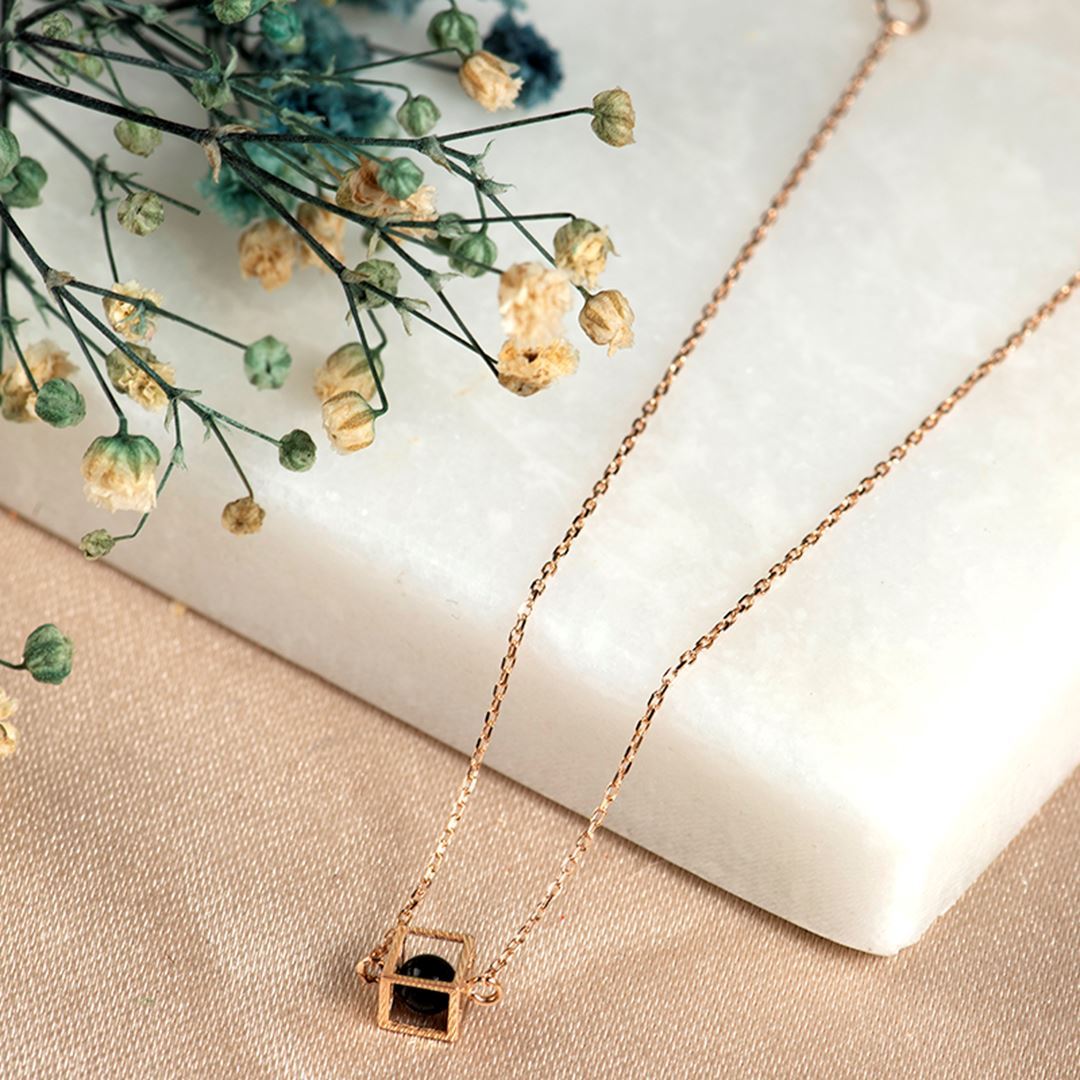 Gravity Küp Onix Altın Bileklik PI0147