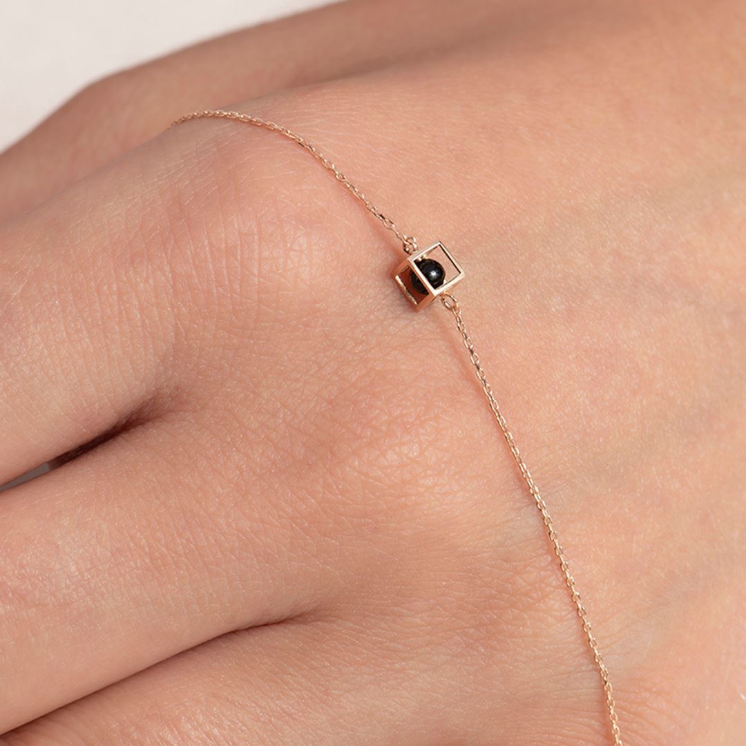 Gravity Küp Onix Altın Bileklik PI0147