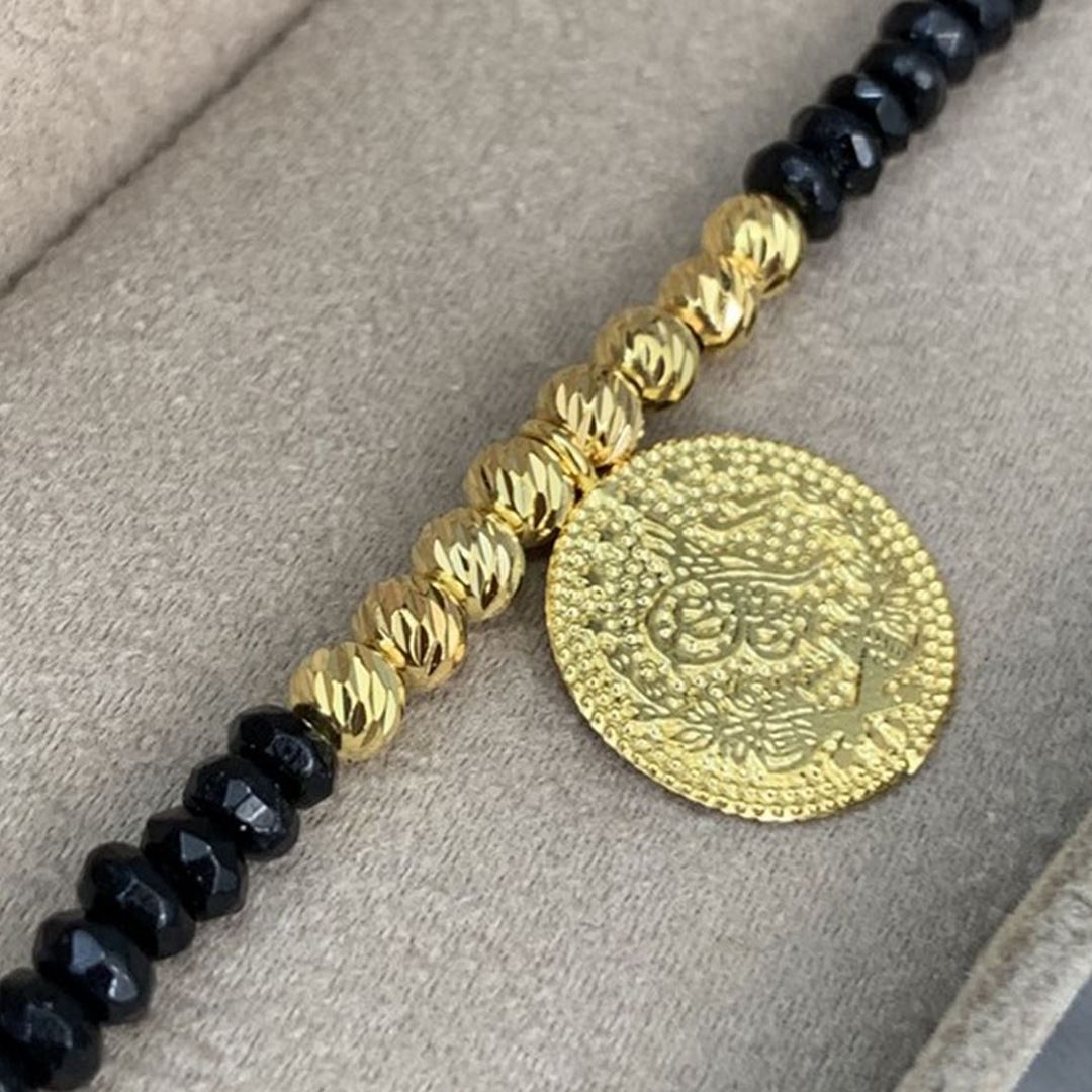 Dorika Toplu Siyah Taşlı Altın Bileklik Y00280