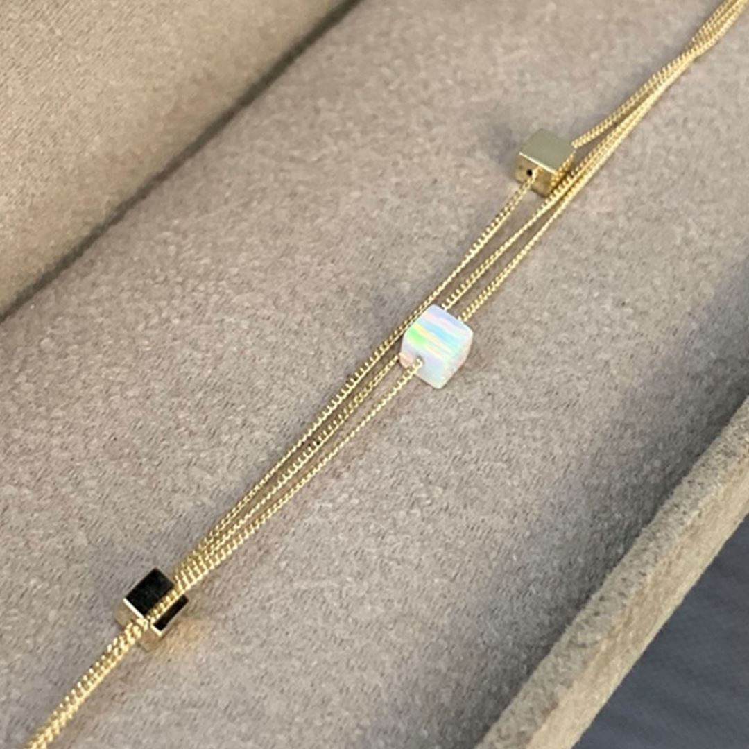 Küp Model Bileklik Y00567