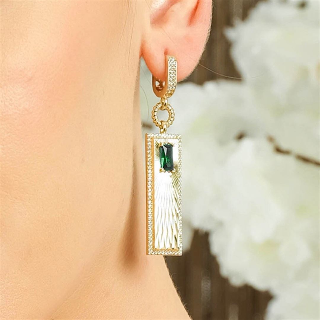 Zümrüt Taşlı Kalemli Dikdörtgen Küpe CA0091