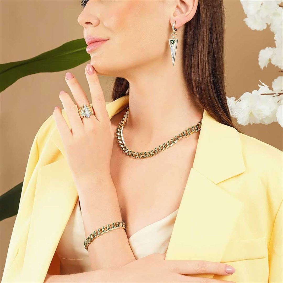 Zümrüt Taşlı Kalemli Üçgen Küpe CA0092