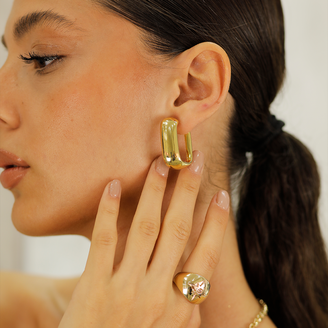 Altın Dikdörtgen Bombeli Küpe B0010