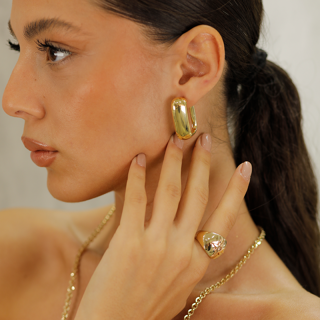 Altın Dikdörtgen Bombeli Küpe B0010