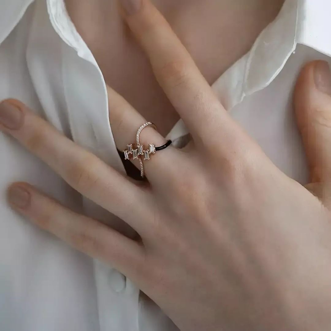 0.65 CT Pırlanta Taşlı ve Siyah Mineli Rose Altın Yüzük