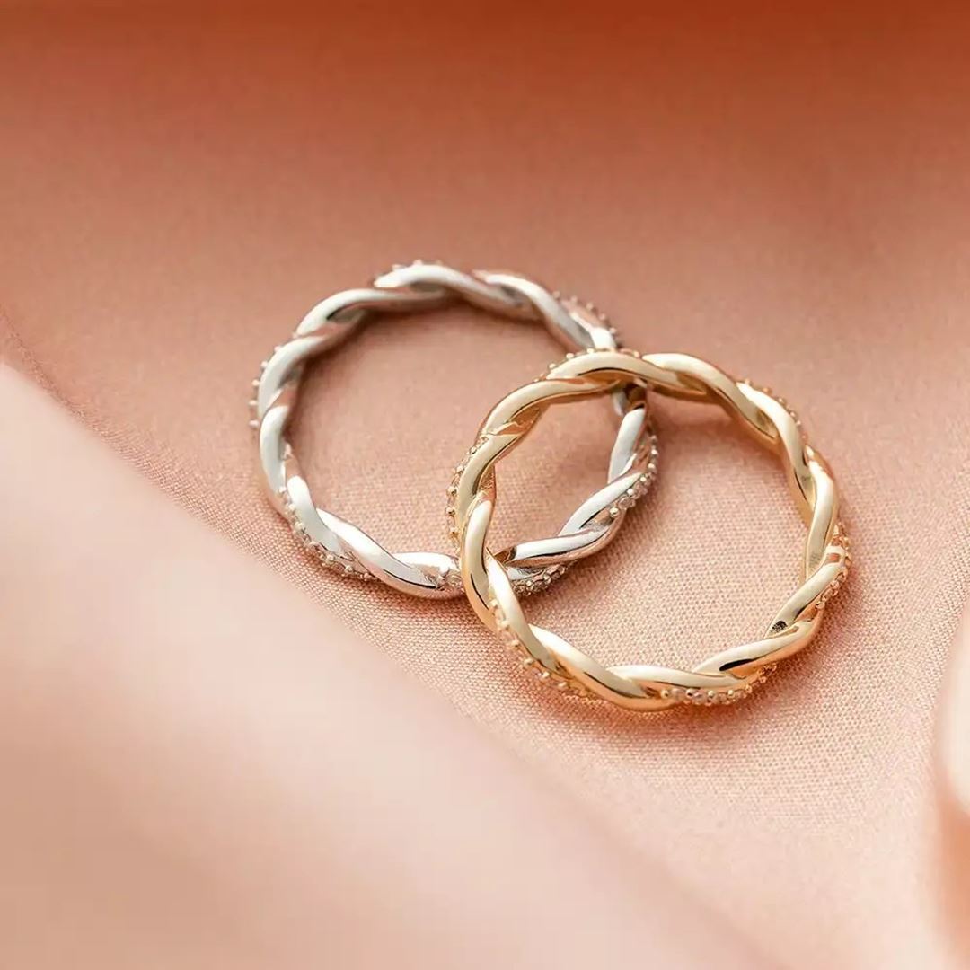 Seren Pırlanta Taşlı Beyaz Altın Sarmal Yüzük