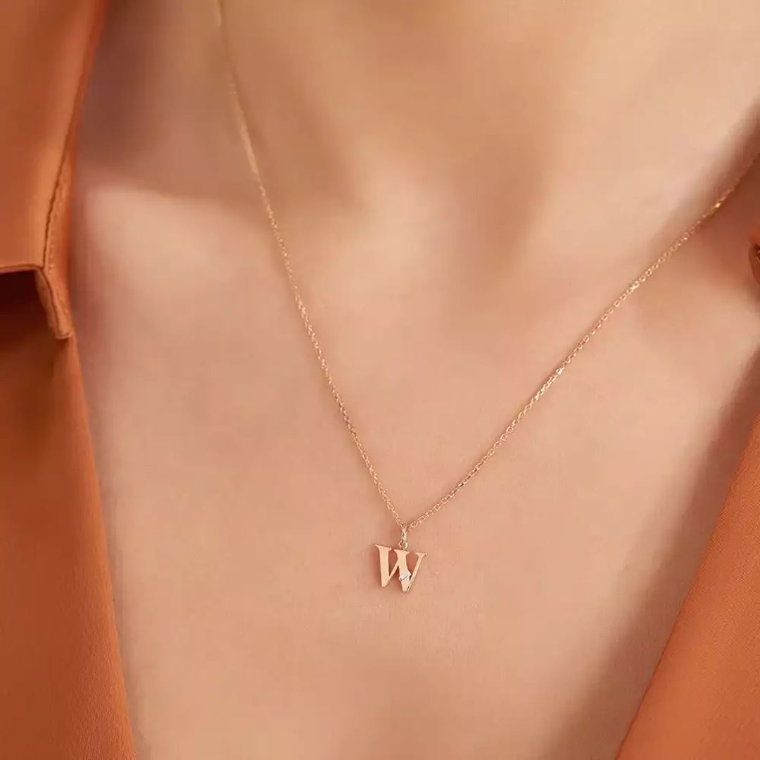 W Harf Pırlanta Taşlı Rose Altın Kolye