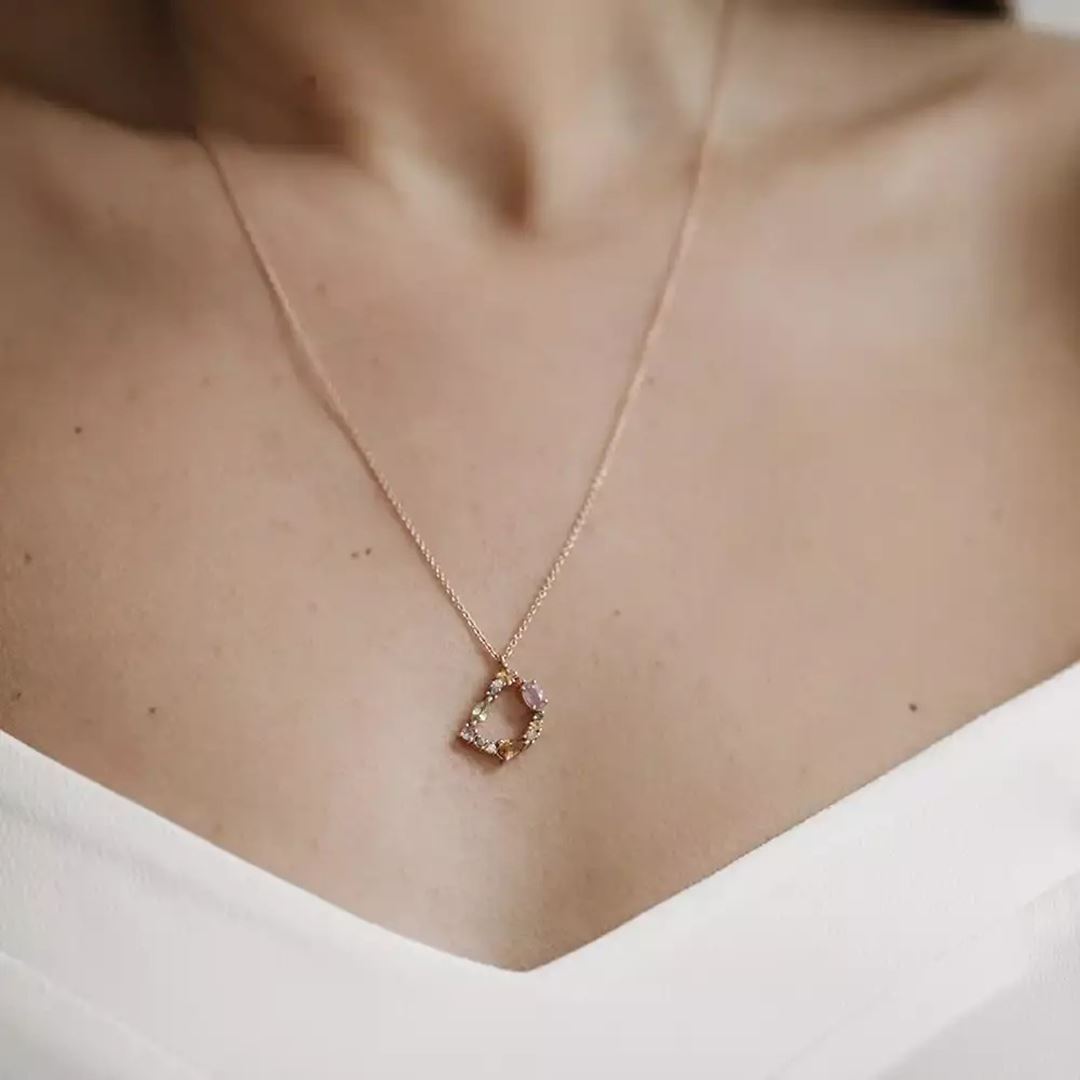 D Harf Brown Pırlanta ve Multicolor Safir Taşlı Rose Altın Kolye