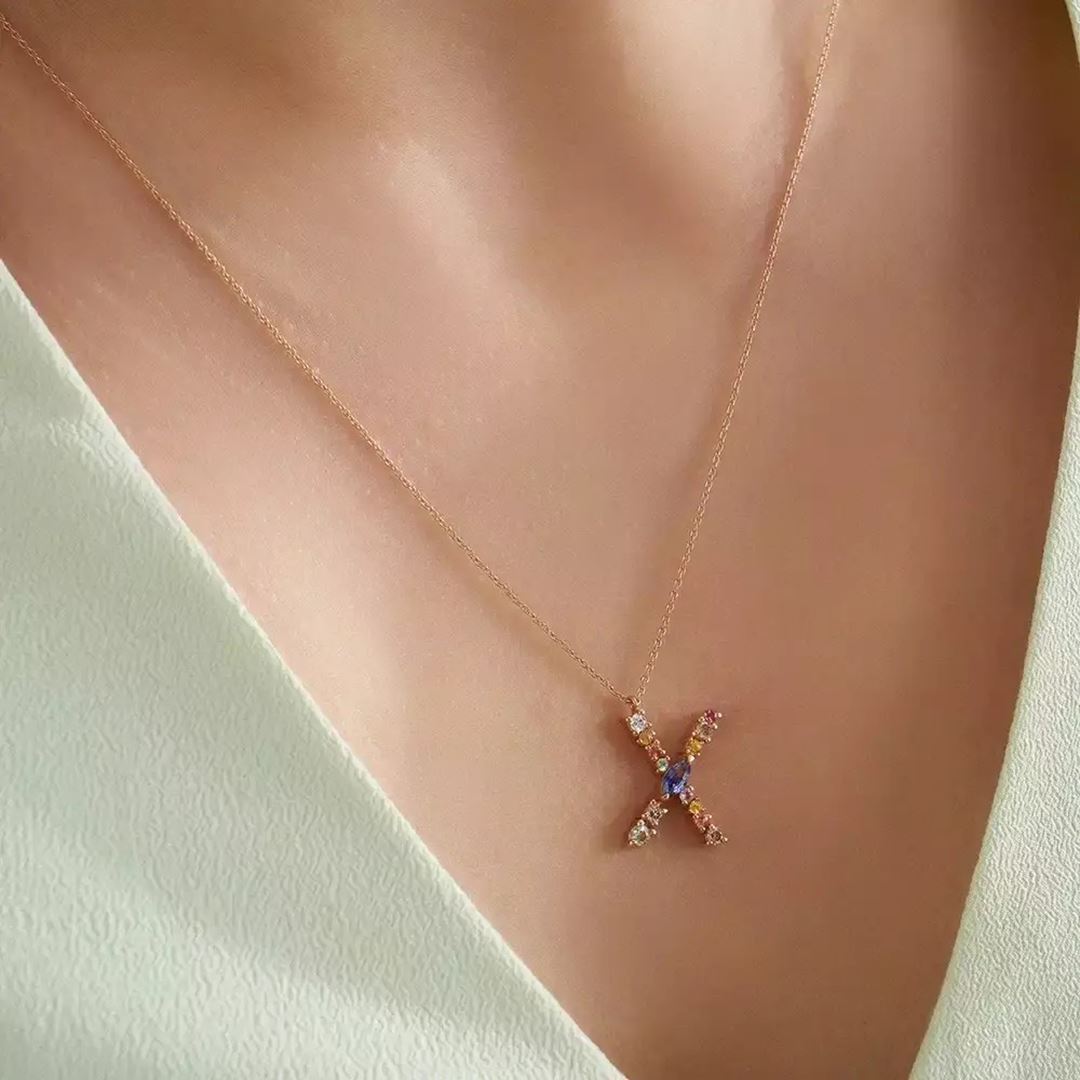 X Harf Brown Pırlanta ve Multicolor Safir Taşlı Rose Altın Kolye