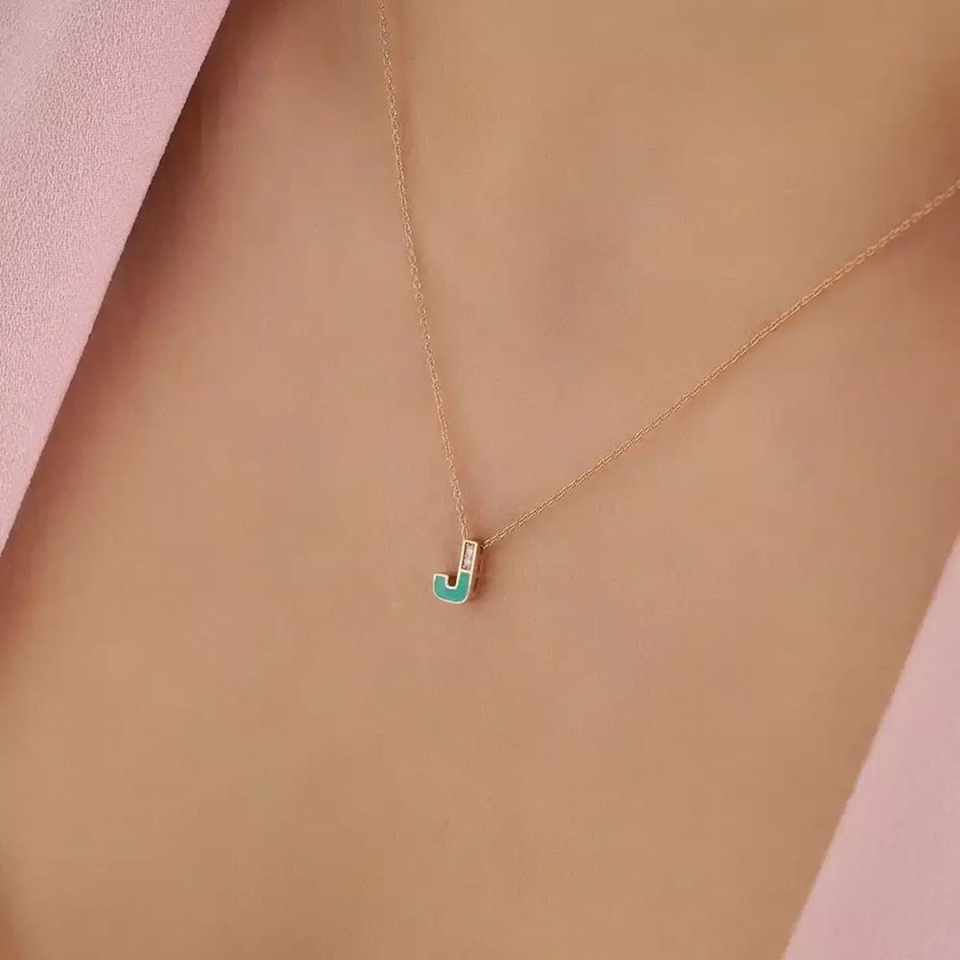 J Harf Pırlanta Taşlı ve Yeşil Mineli Rose Altın Kolye
