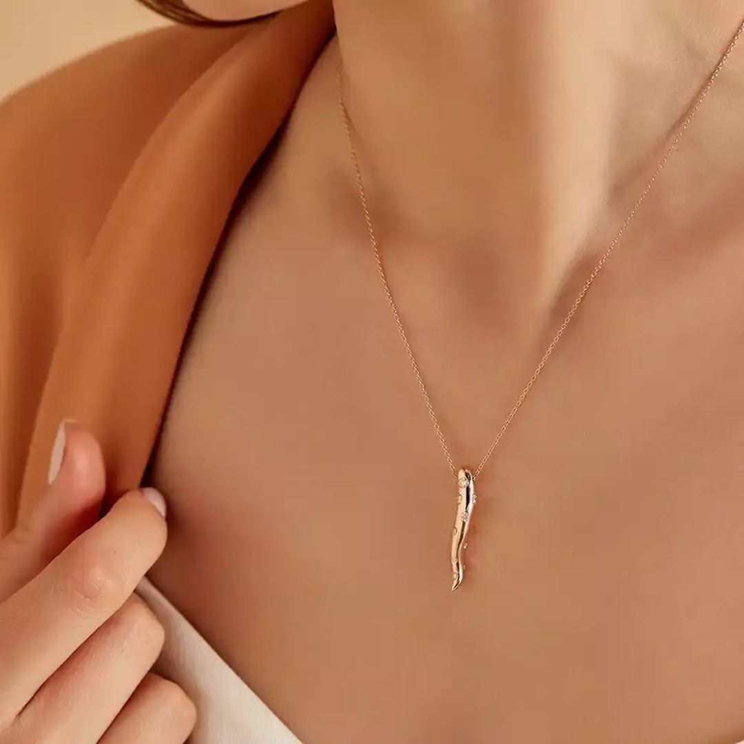 Worm Pırlanta Taşlı Rose Altın Kolye