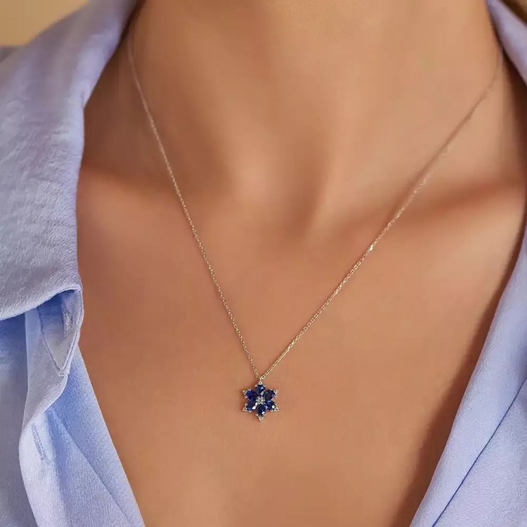 Talia Safir ve Pırlanta Taşlı Beyaz Altın Kolye