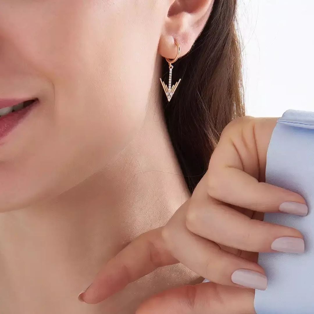 Levy Pırlanta Taşlı Rose Altın Küpe