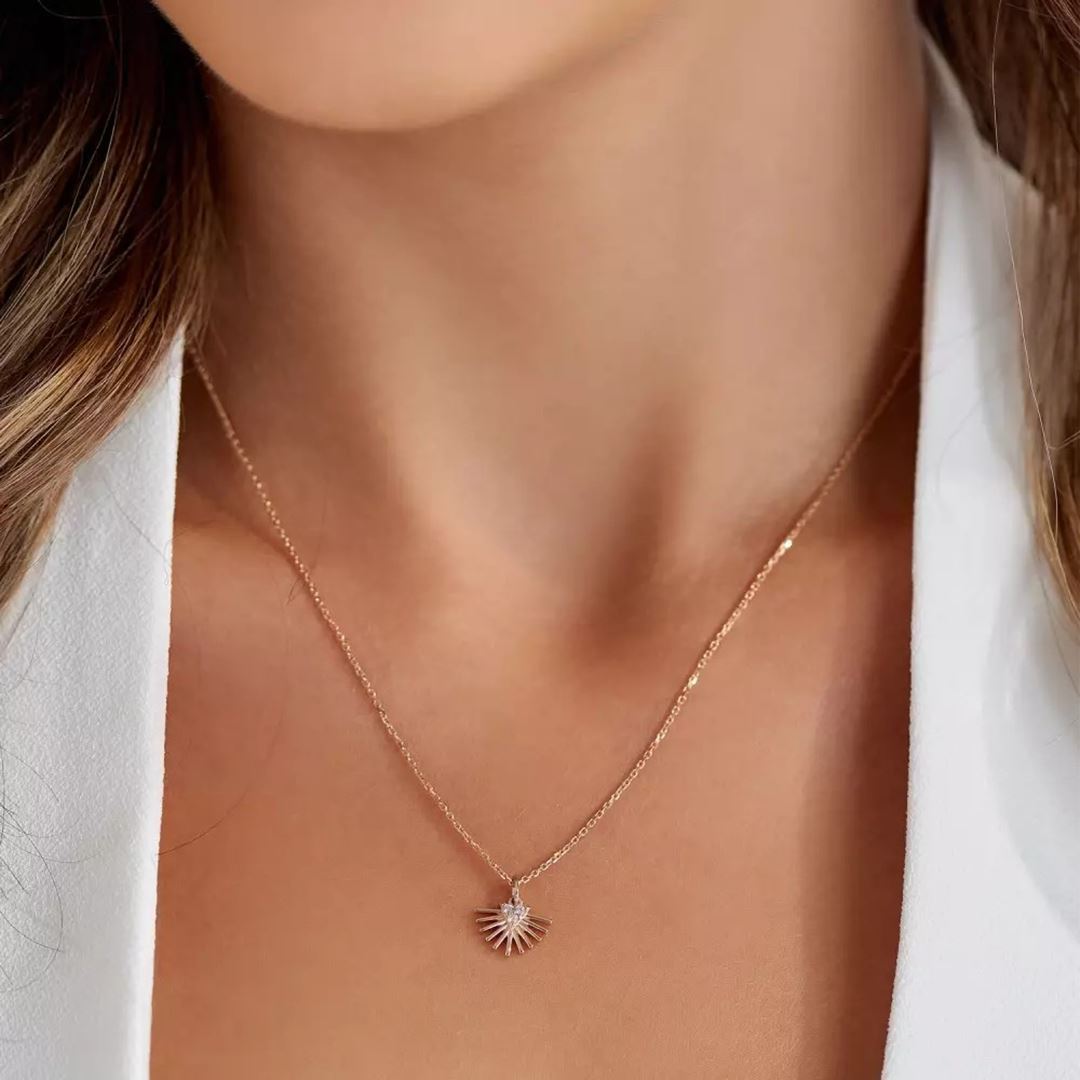 Solis Pırlanta Taşlı Rose Altın Kolye