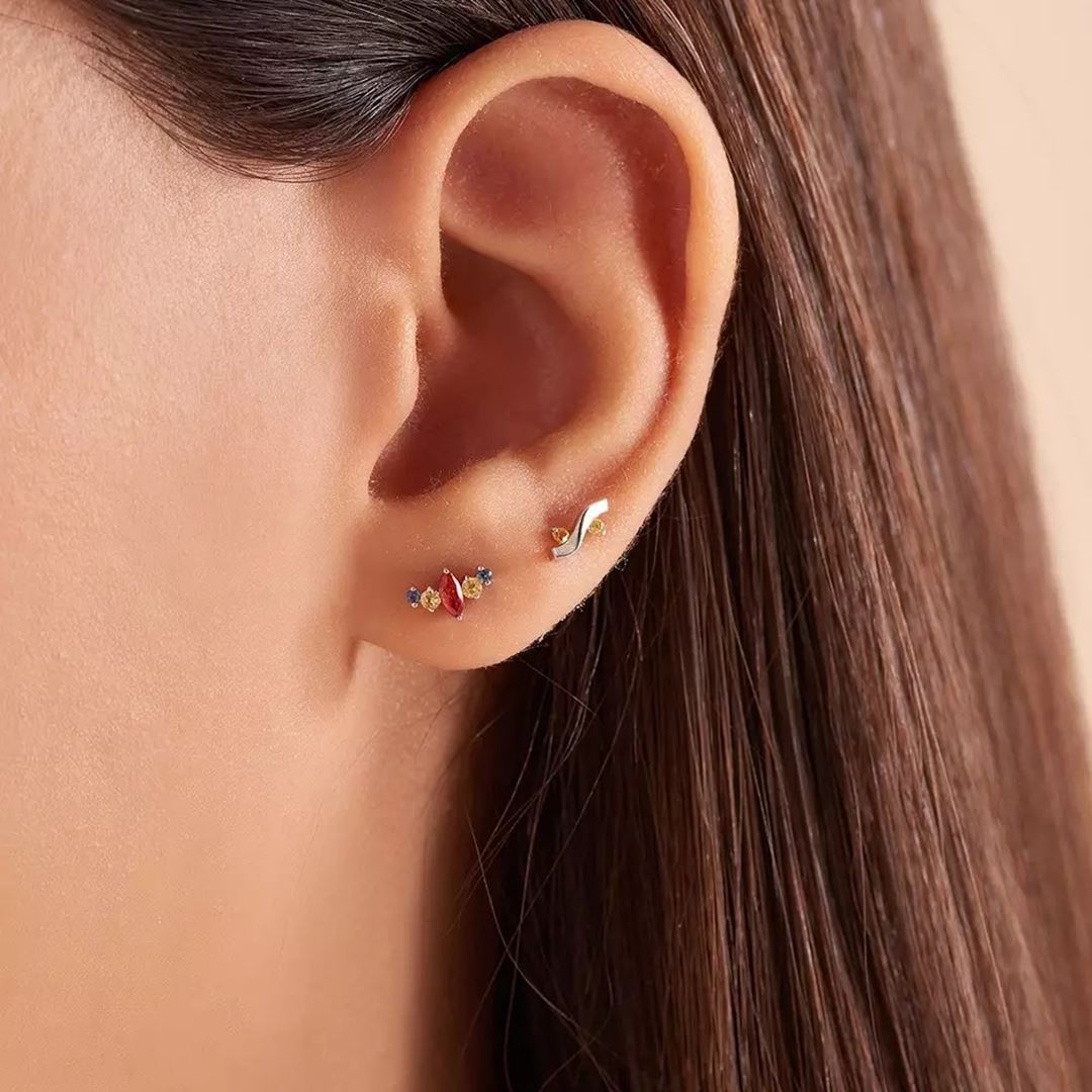 Crown Multicolor Safir Taşlı Beyaz Altın Tek Küpe