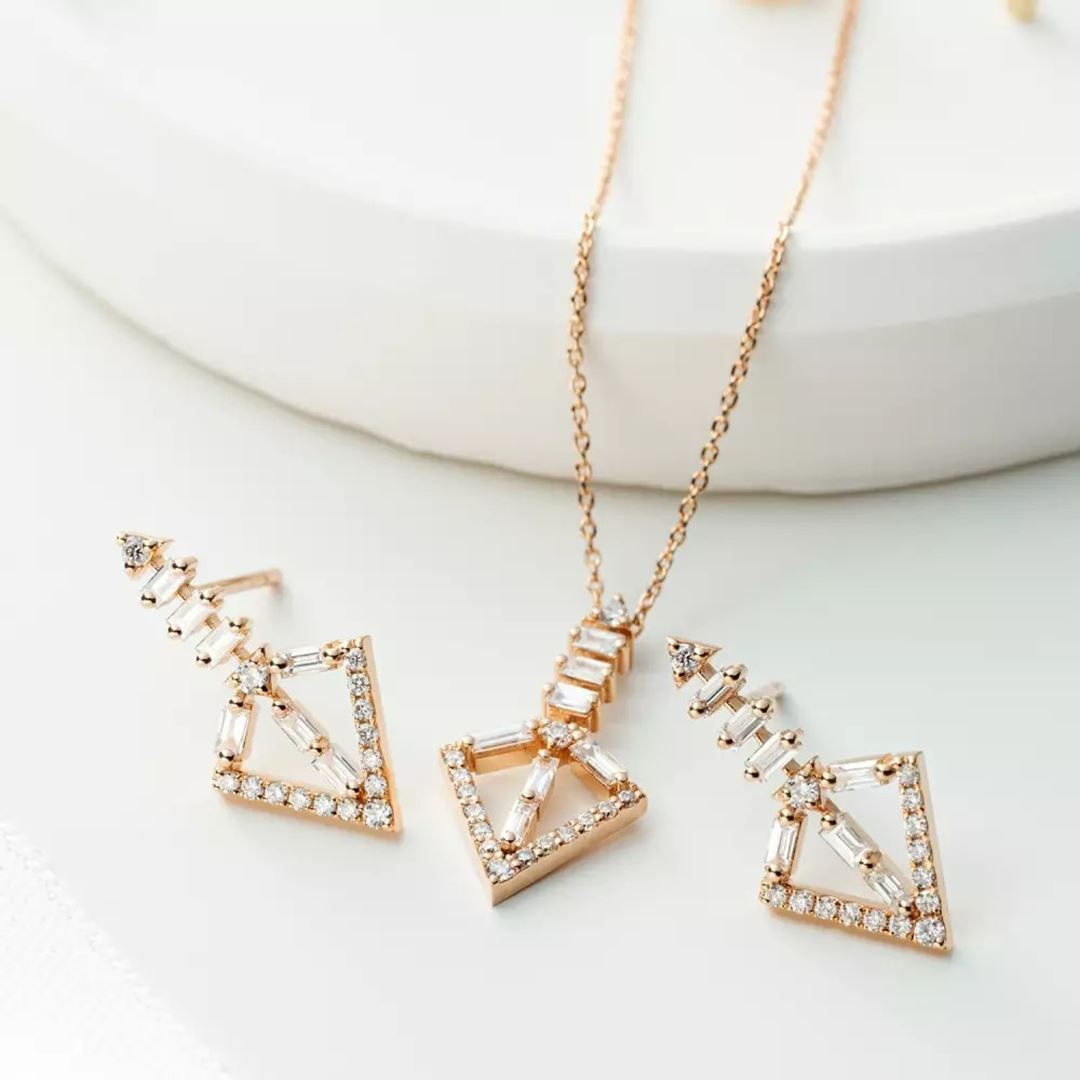 Alfa Baget Pırlanta Taşlı Rose Altın Küpe