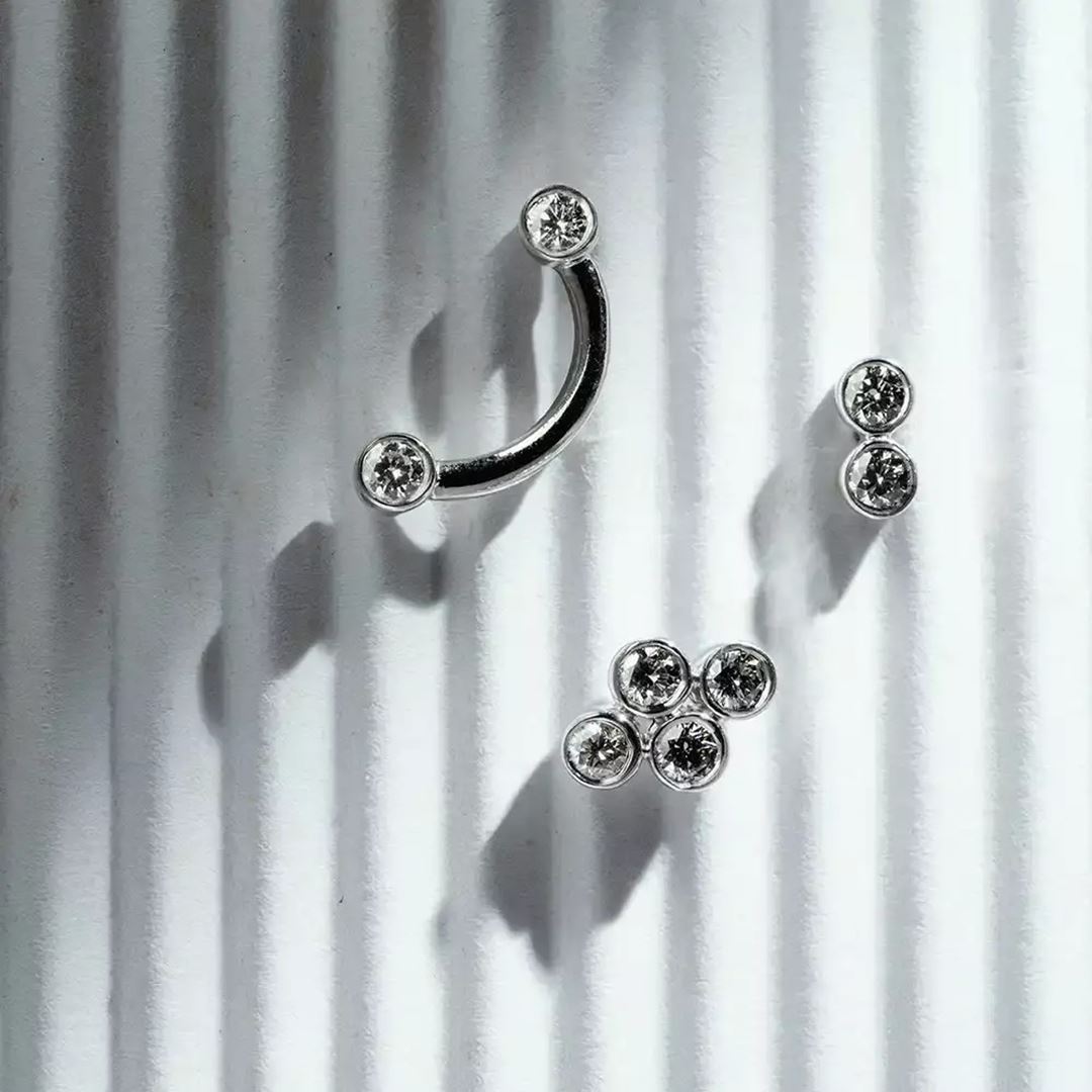 Bow Pırlanta Taşlı Beyaz Altın Mini Tek Küpe