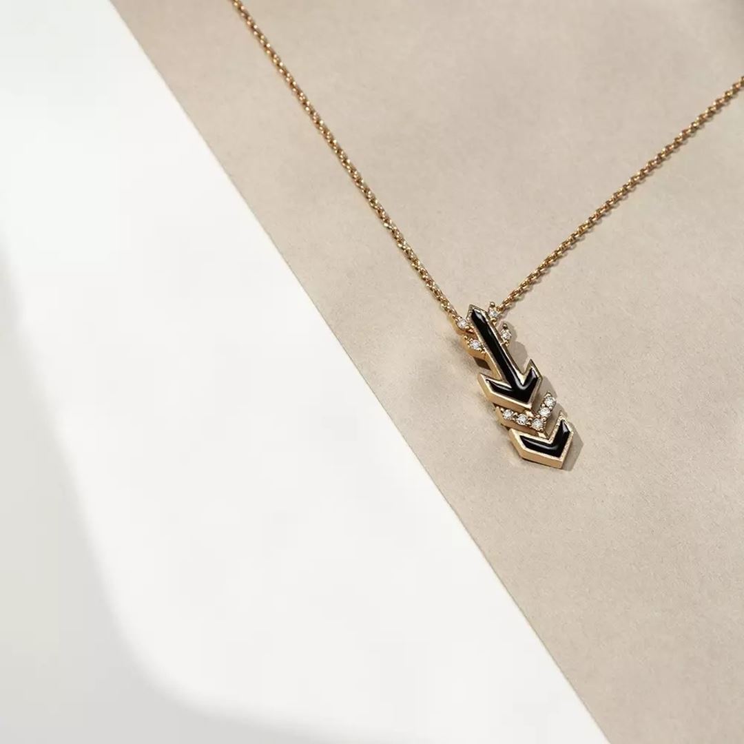 Malin Arrow Pırlanta Taşlı ve Siyah Mineli Rose Altın Kolye