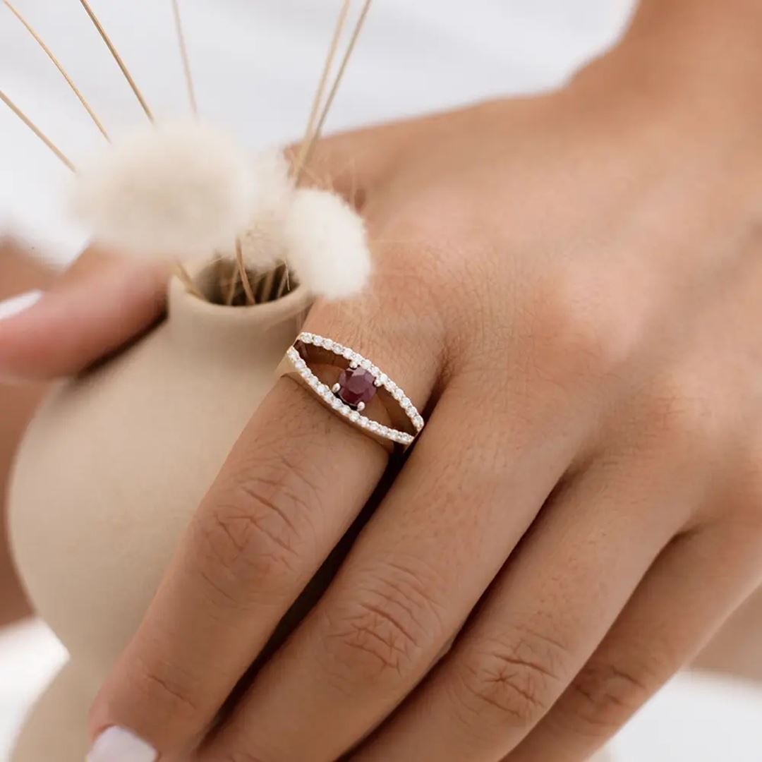 1.01 CT Yakut ve Pırlanta Taşlı Sarı Altın Yüzük