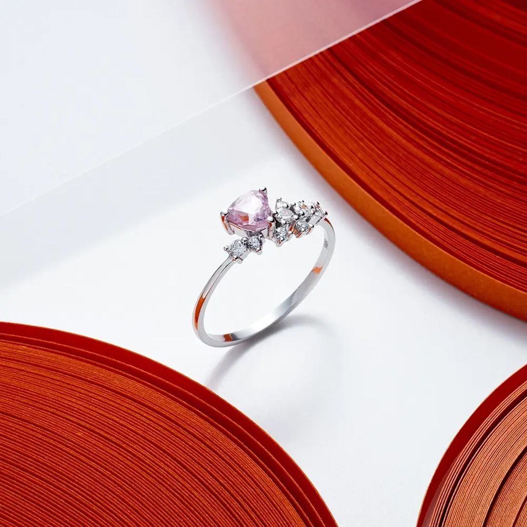 Zoya Kalp Kesim Pink Safir ve Pırlanta Taşlı Beyaz Altın Yüzük