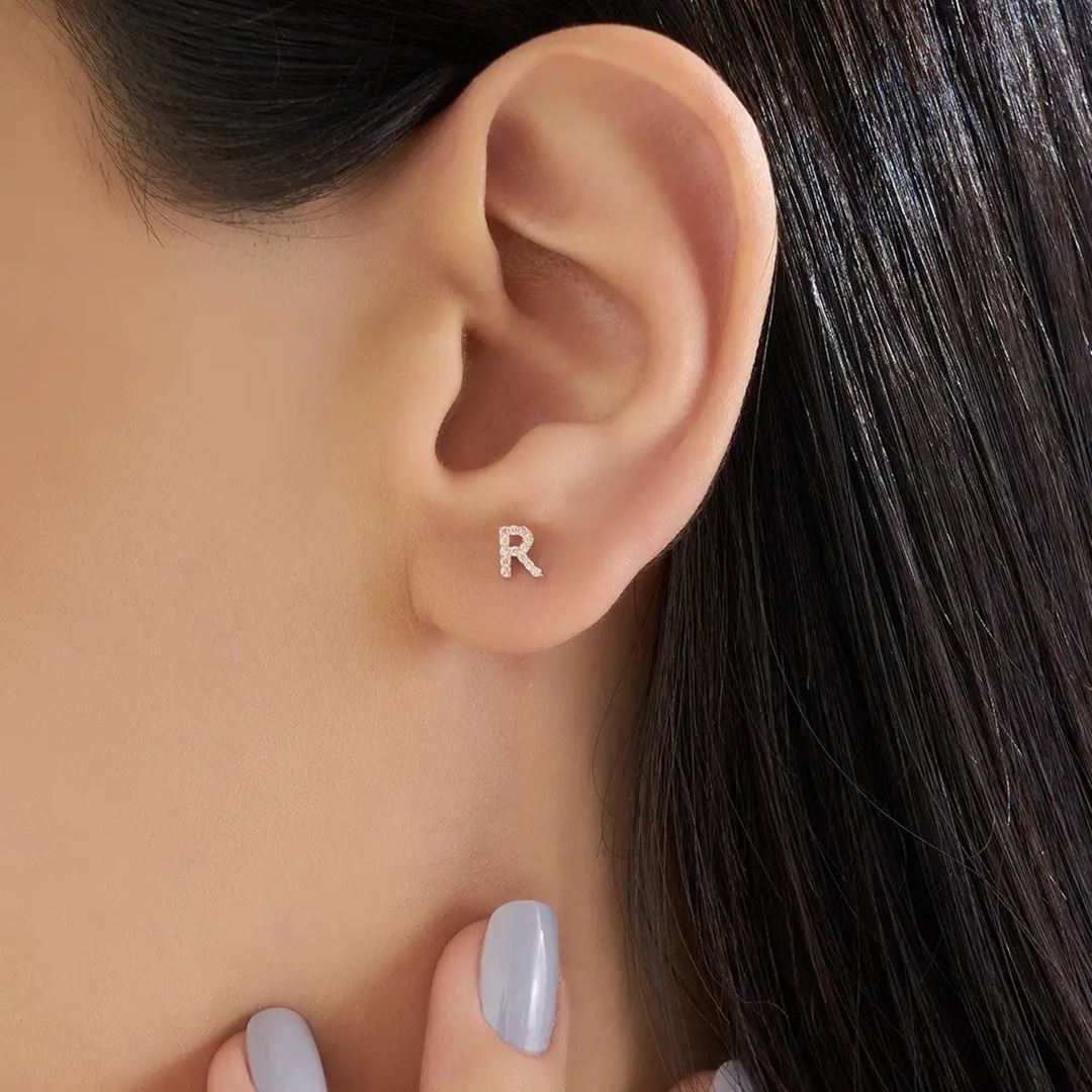 R Harf Pırlanta Taşlı Rose Altın Piercing