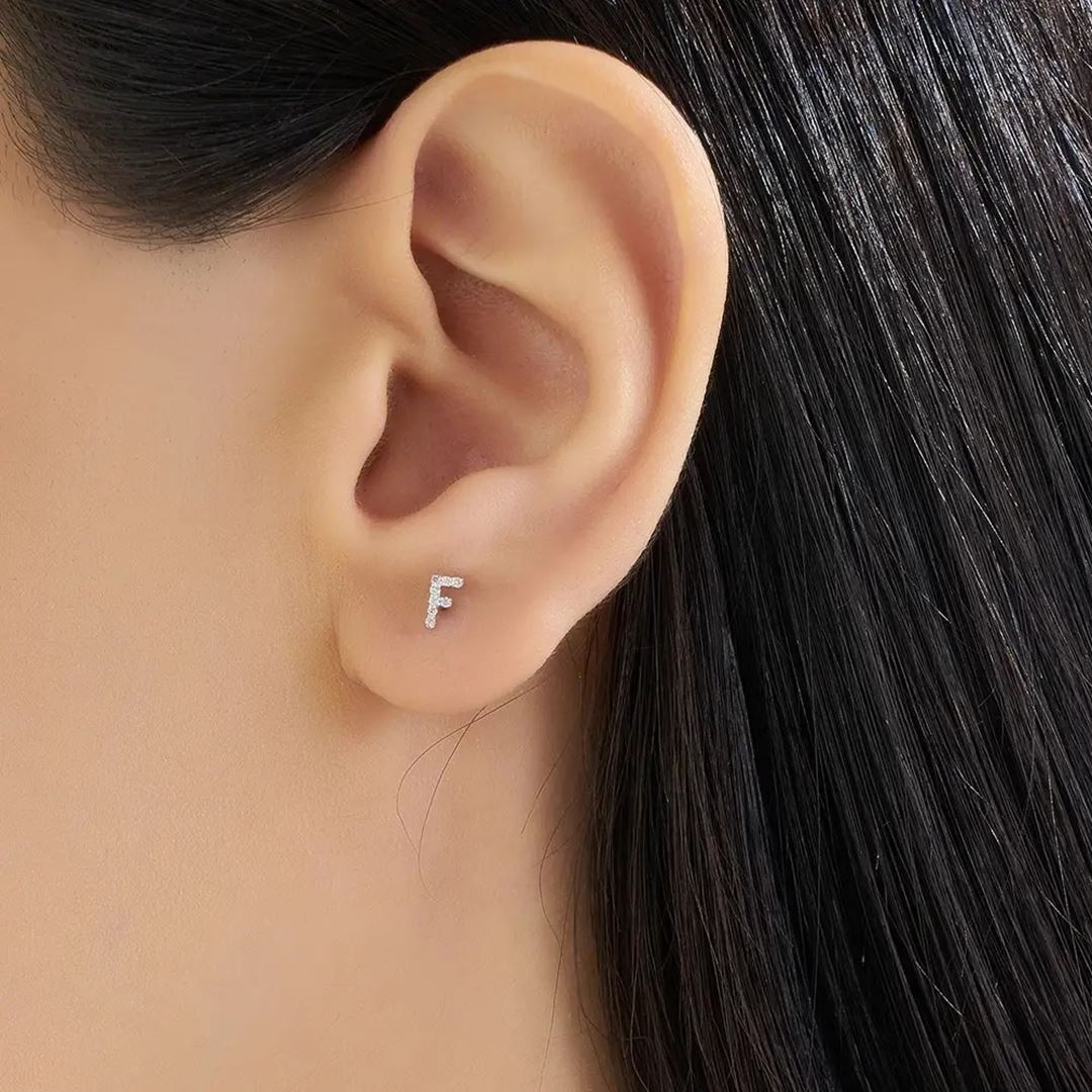 F Harf Pırlanta Taşlı Beyaz Altın Piercing