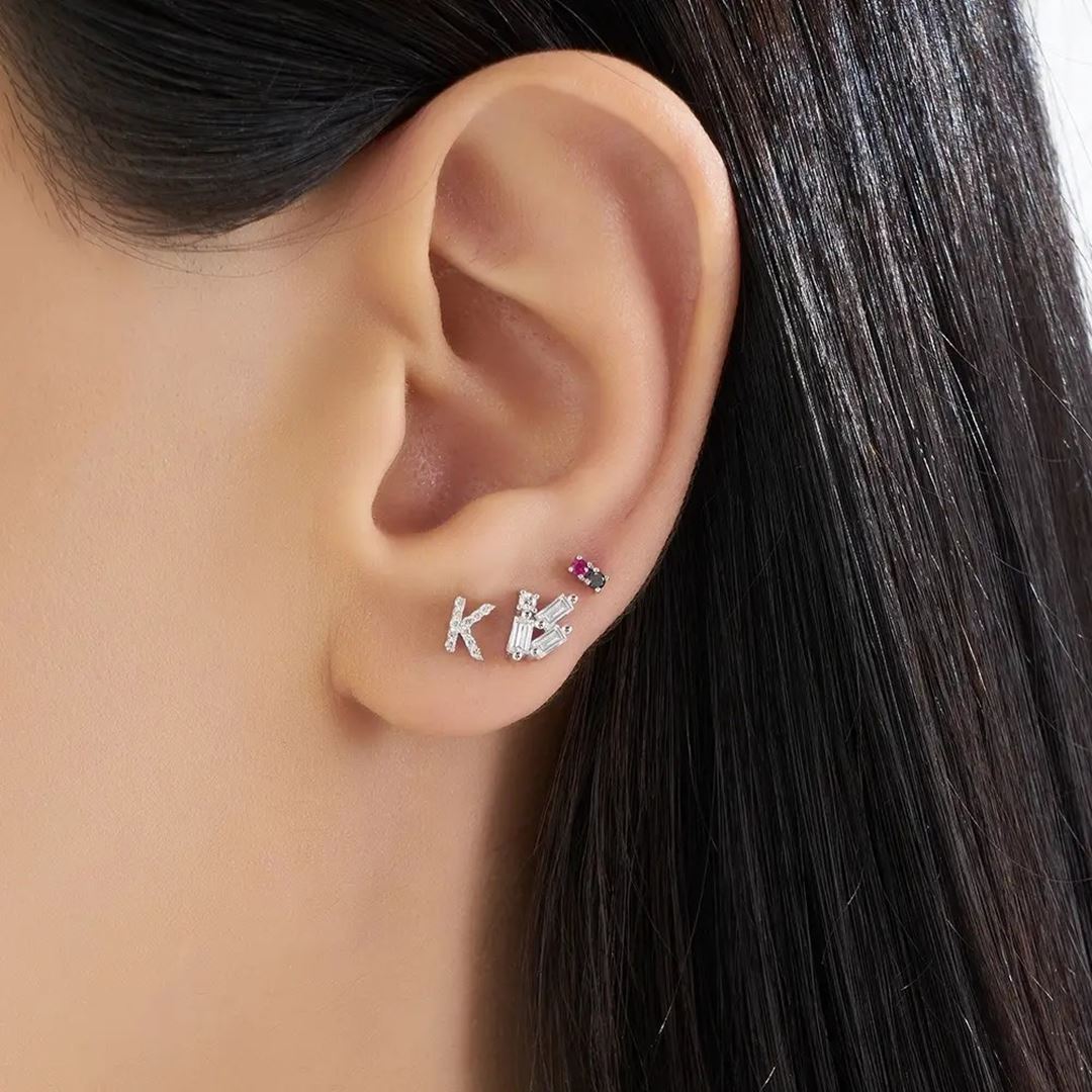 K Harf Pırlanta Taşlı Beyaz Altın Piercing