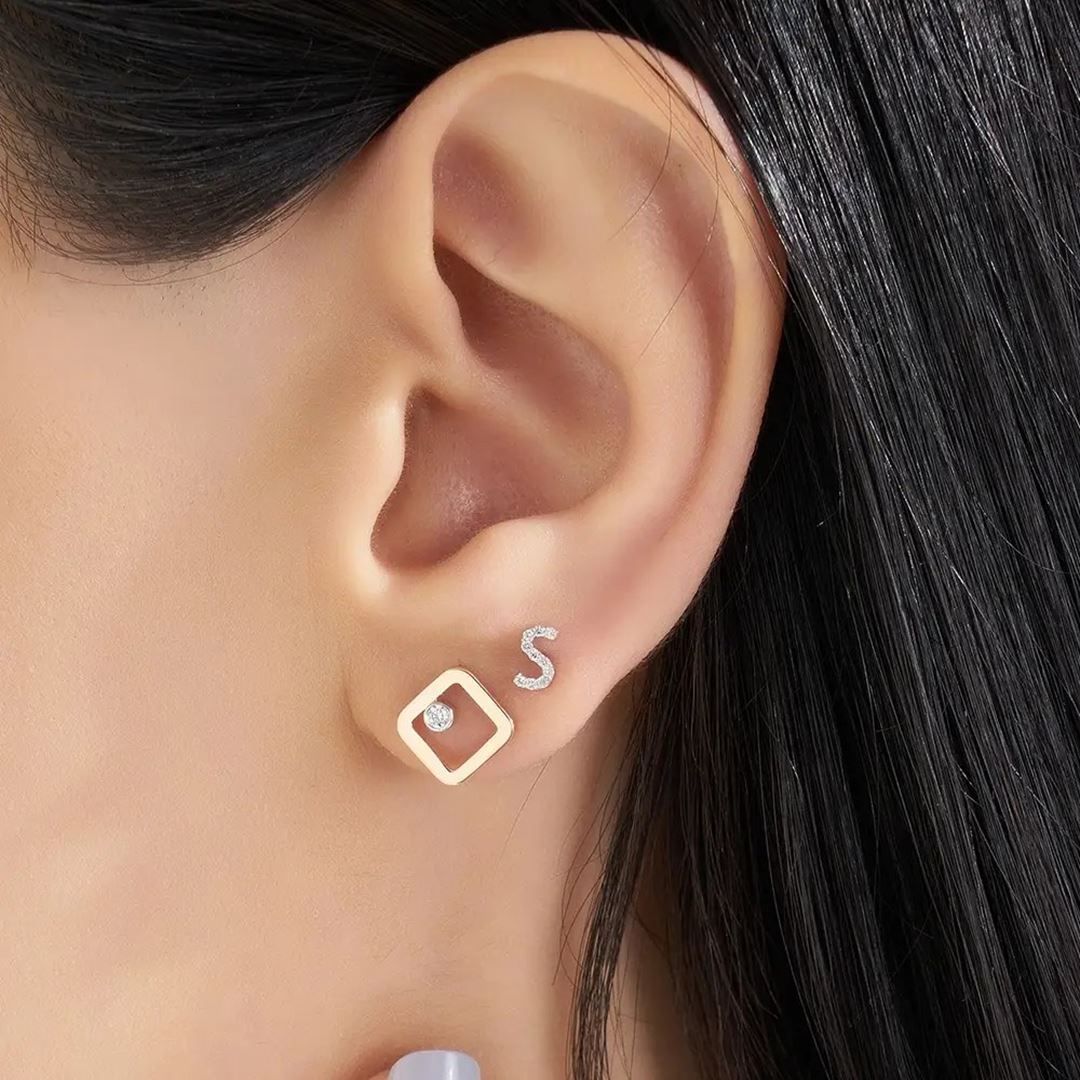 S Harf Pırlanta Taşlı Beyaz Altın Piercing