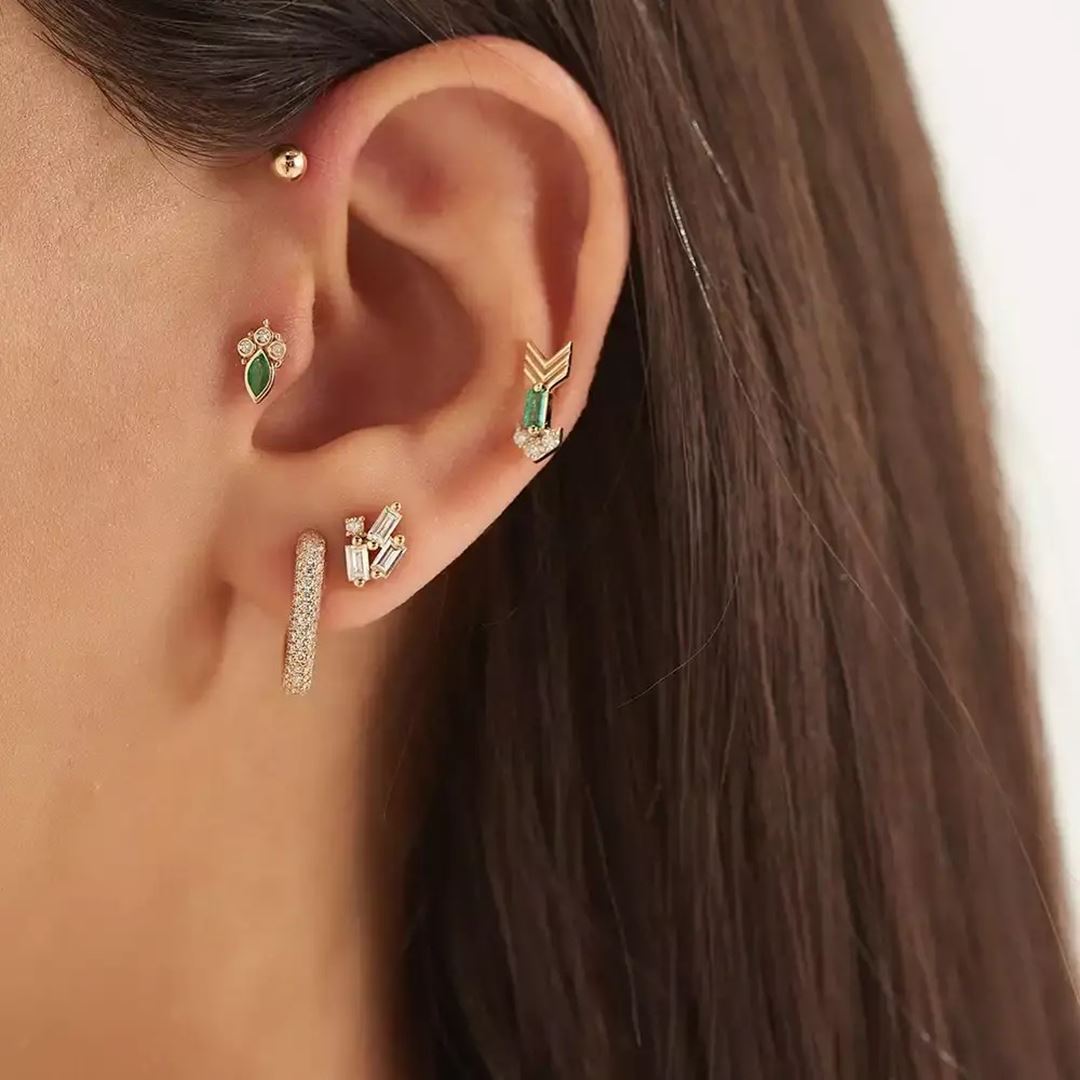 Chevron Pırlanta ve Zümrüt Taşlı Rose Altın Piercing